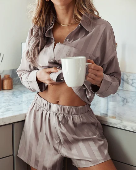 Damen-Pyjama mit Knöpfen, beliebtes 2-teiliges Pyjama-Set aus gestreiftem Seidensatin, Hemd und Hose, Loungewear